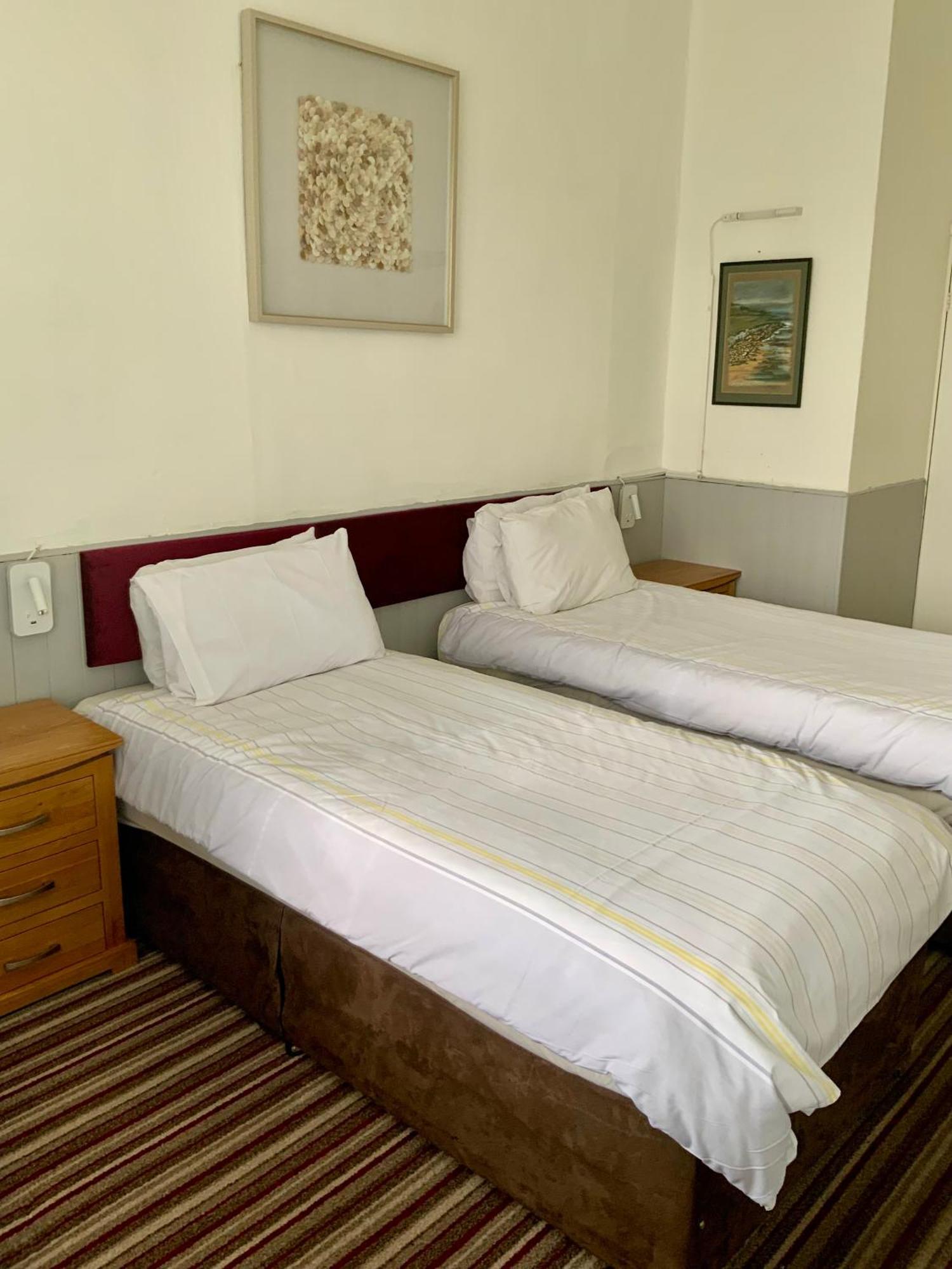 Bromptons Hotel Blackpool Bagian luar foto