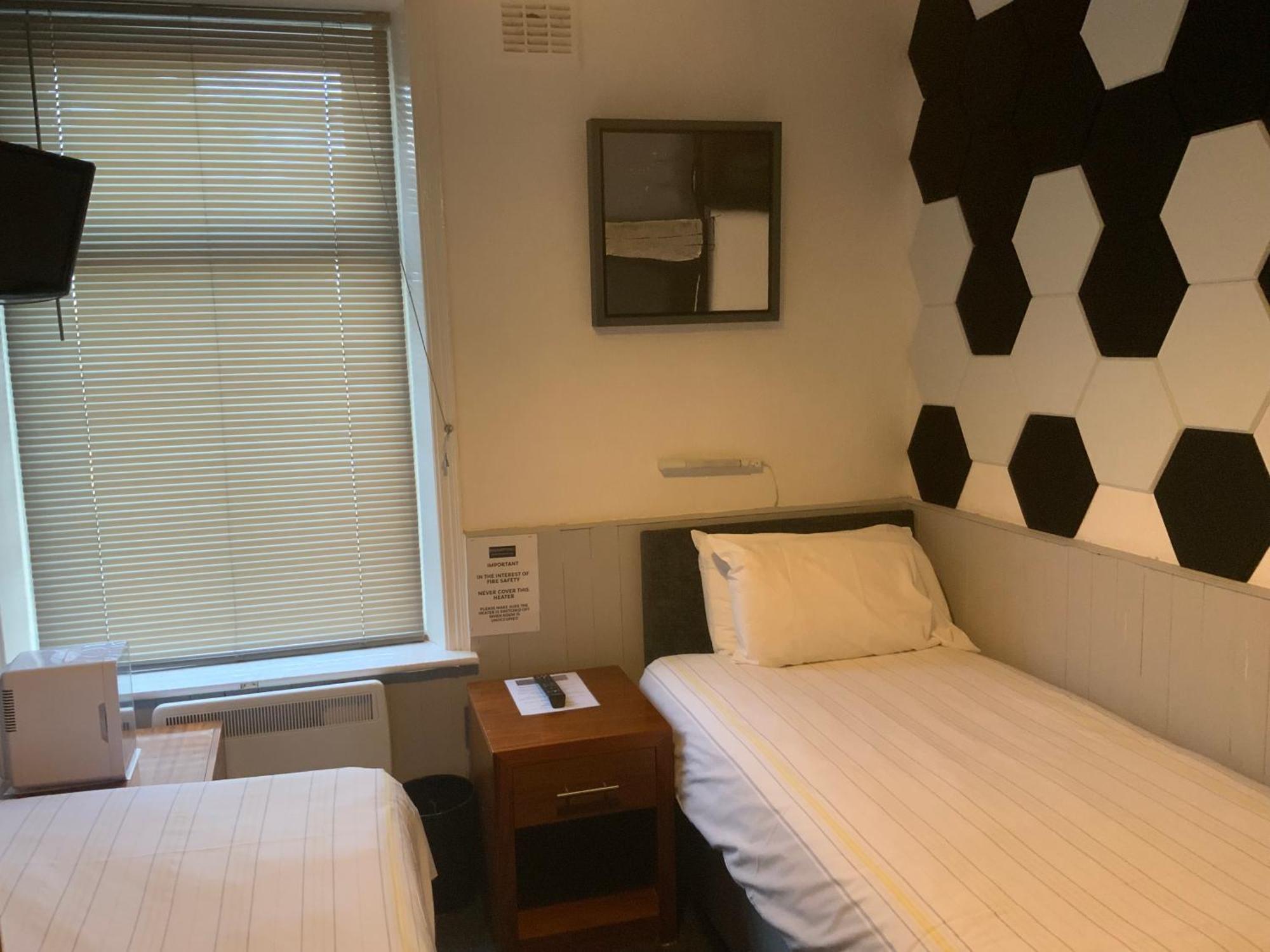 Bromptons Hotel Blackpool Bagian luar foto